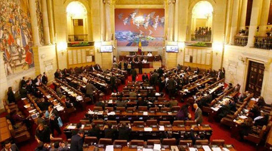 Senado colombiano rechaza reforma política que cambiaba el sistema electoral