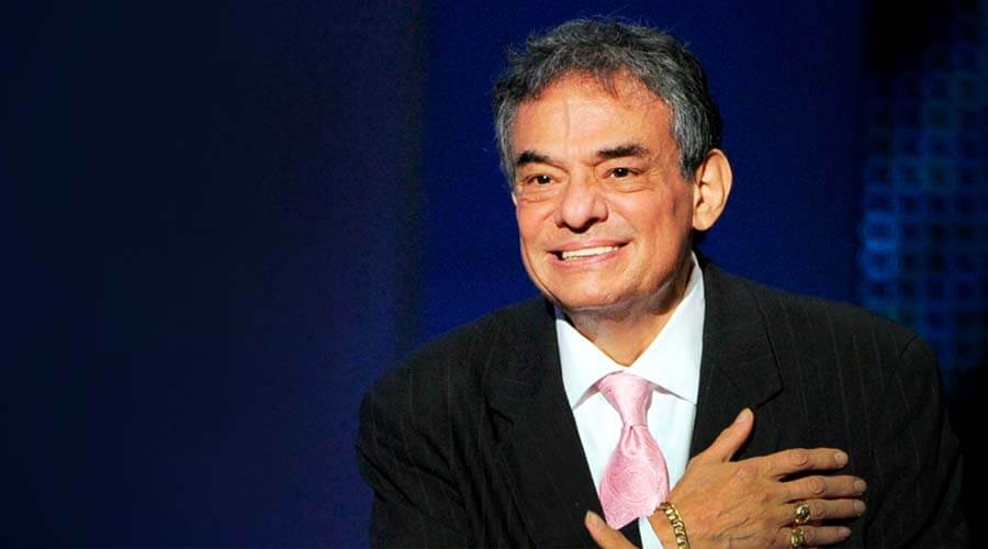 El cantante José José está fuera de peligro tras ser hospitalizado