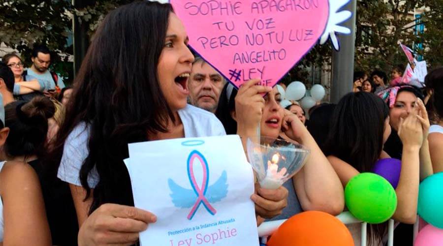 Chilenos piden pena muerte para hombre que violó y mató a hija de casi 2 años