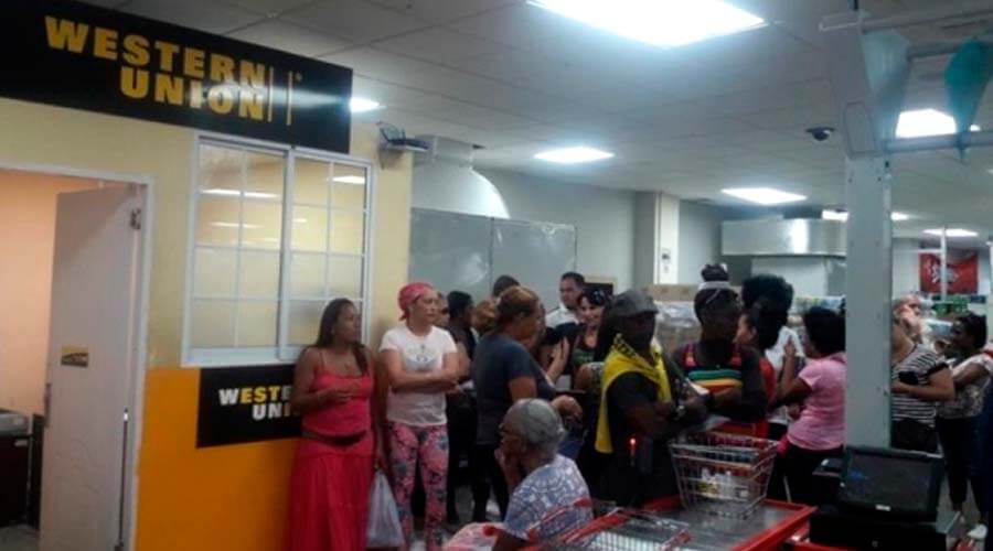 Oficinas de la Western Union se quedan sin dinero en La Habana