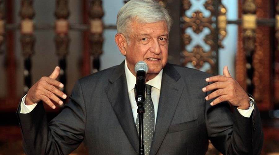 López Obrador renuncia a la seguridad, a la residencia oficial y al avión