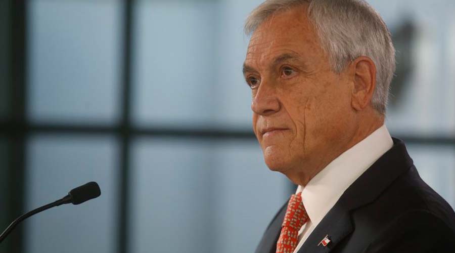 Piñera resulta ileso tras pedrada arrojada contra su automóvil en norte Chile