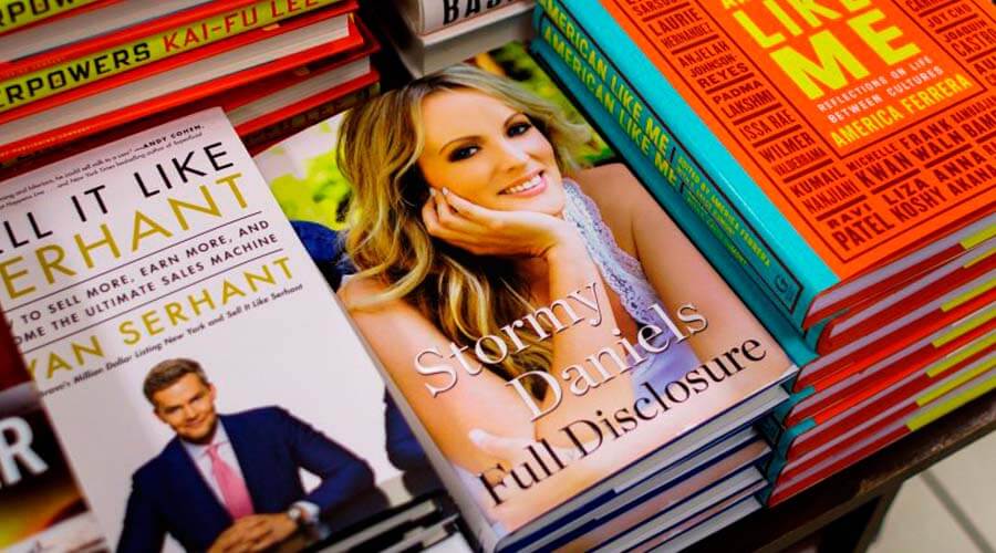 Salen a la venta las memorias de Stormy Daniels