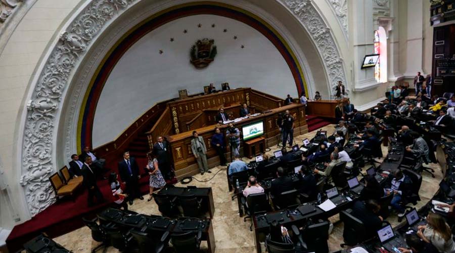 Parlamento declara ilegal el mandato de Maduro desde el 10 de enero
