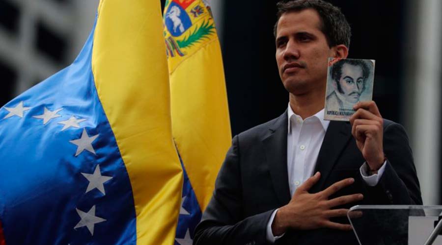 Así juró Juan Guaidó como presidente interino de Venezuela