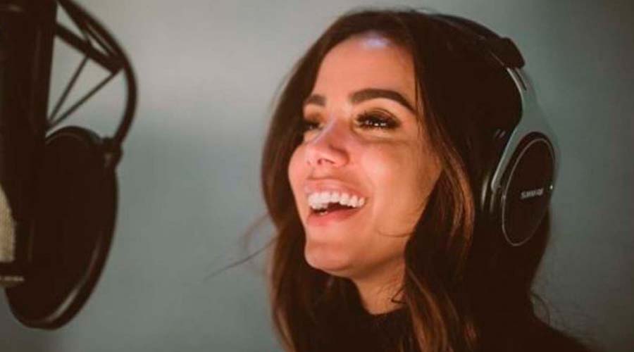 Anitta graba versión de "Veneno" y cover de Ariana Grande para Spotify Singles
