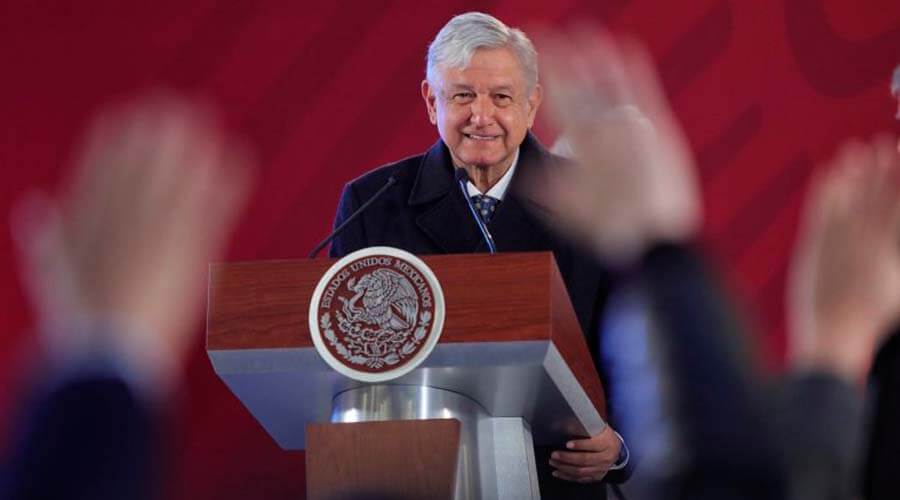 López Obrador dice que la disputa por el muro en EEUU es un "asunto interno"