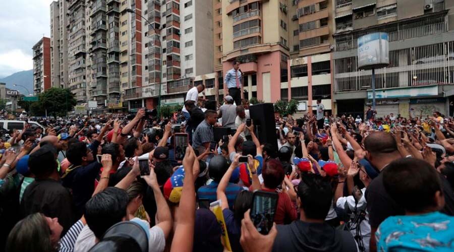 Guaidó dice que "muy pronto" reclamará su oficina en el palacio de Miraflores
