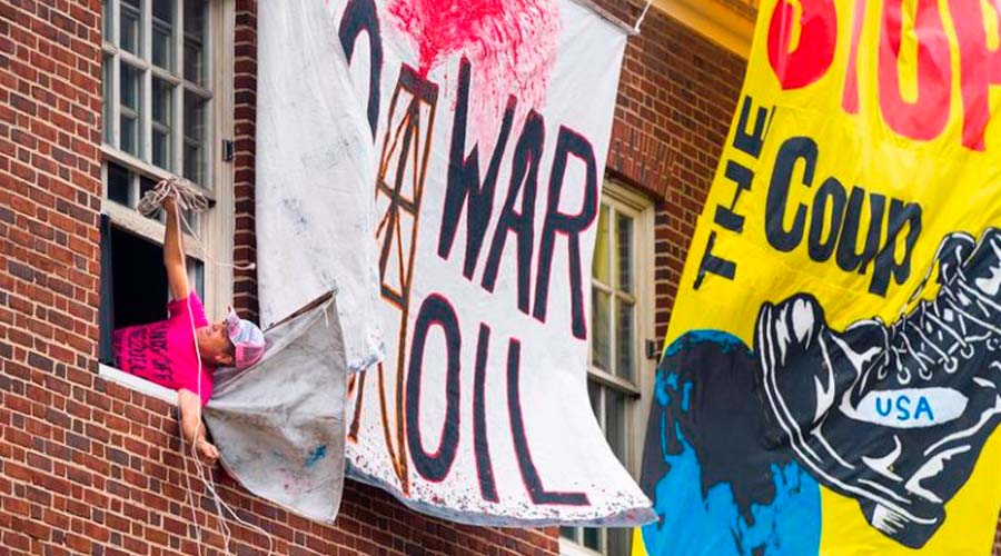 Colectivo chavista toma la embajada de Venezuela en Washington