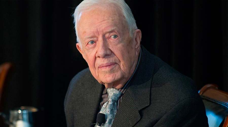 Dan el alta al expresidente Jimmy Carter después de una operación de cadera