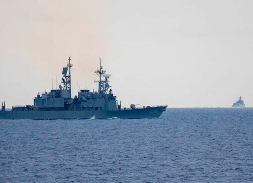 China envía decenas de aviones y buques de guerra cerca de Taiwán