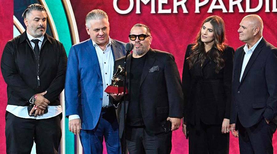 El álbum “CELIA CRUZ EN VIVO – 100 AÑOS DE AZÚCAR”, un tributo a la Reina de la Salsa, triunfa en los Latin GRAMMYS® 2024