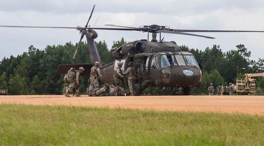 Pentágono anuncia la remoción de personas transgénero del ejército