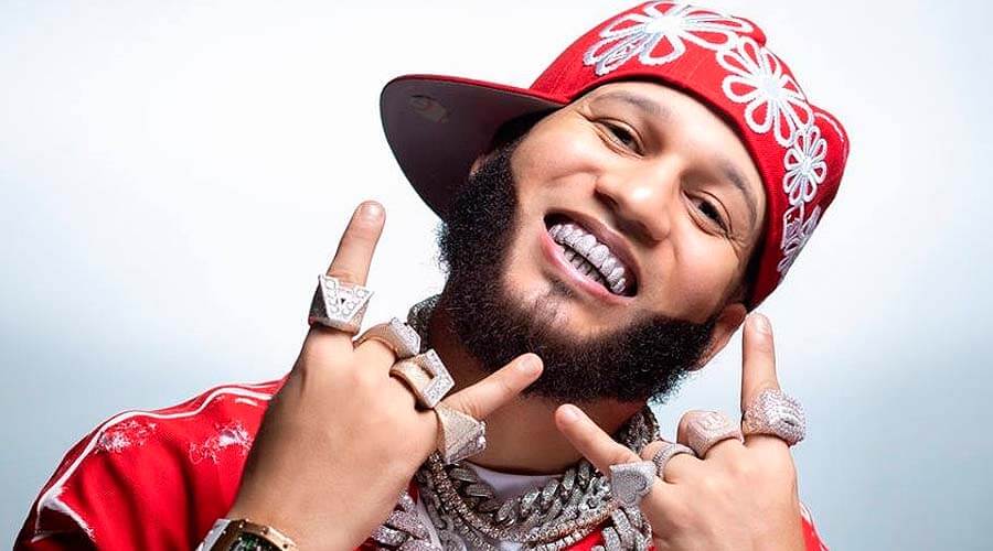 El Alfa El Jefe, portada en OWWNews