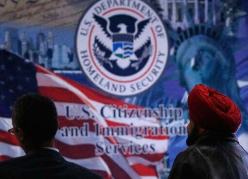 EEUU endurece criterios para naturalización: USCIS investigará vecinos y detectará "antiamericanismo"