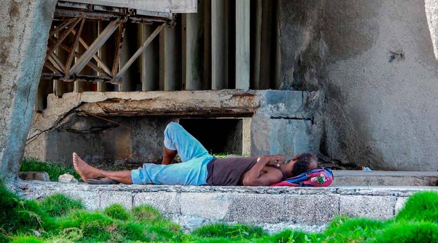 Un extraño virus afecta a los cubanos en medio de intensos apagones y escasez de agua