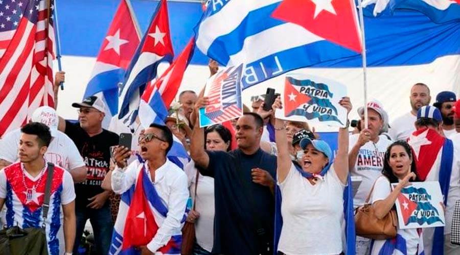 Otra audiencia podría redefinir el futuro de miles de cubanos con I-220A