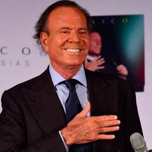 Julio Iglesias toma acciones legales contra ministra española por daños morales