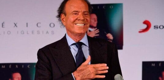 Julio Iglesias toma acciones legales contra ministra española por daños morales
