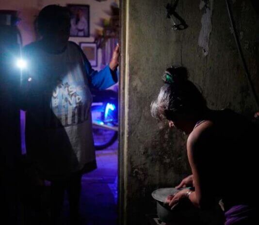 Mujeres lideran protestas callejeras tras una semana de apagones en Cuba