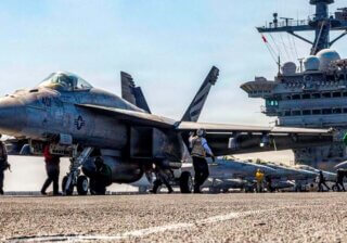 EEUU intensifica bombardeos contra Irán y restablece bloqueo naval