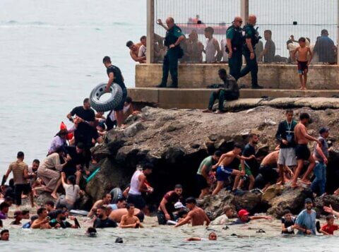 Aumenta a 90 la cifra de muertos durante crisis migratroria en Ceuta