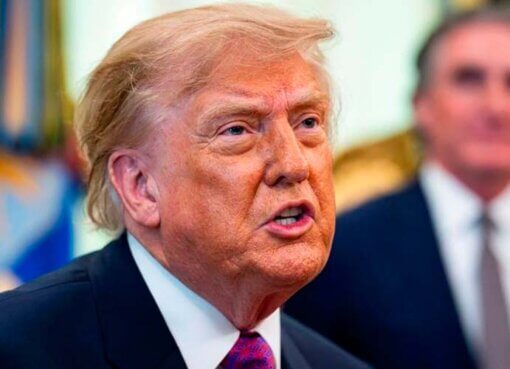 Donald Trump afirma que Francia "está en llamas" y "destrozada" por la inmigración y pide cierre de fronteras